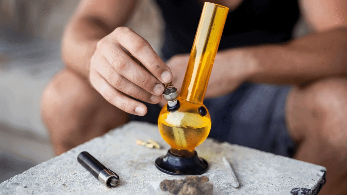 The Best Bongs and Water Pipes of 2020: Buyer&#39;s Guide | Cannabox