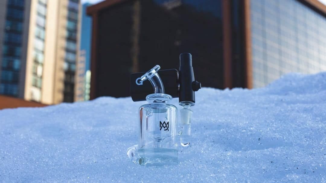 mj aresenal bong in snow