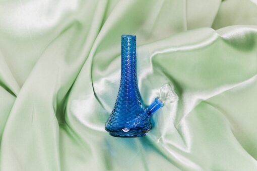 blue vase bong