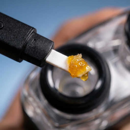 DaVinci Hot Knife electric dab tool with sleek design and intuitive controls, perfect for efficiently delivering concentrates.